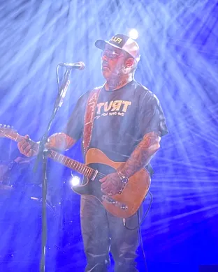Aaron Lewis and The Stateliners Auburn