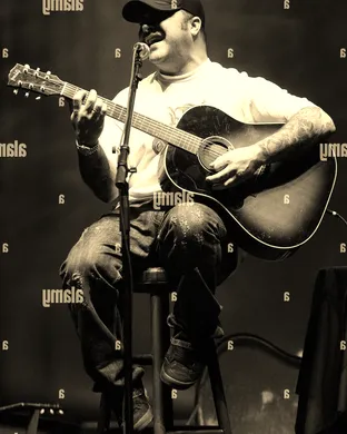 Aaron Lewis Auburn